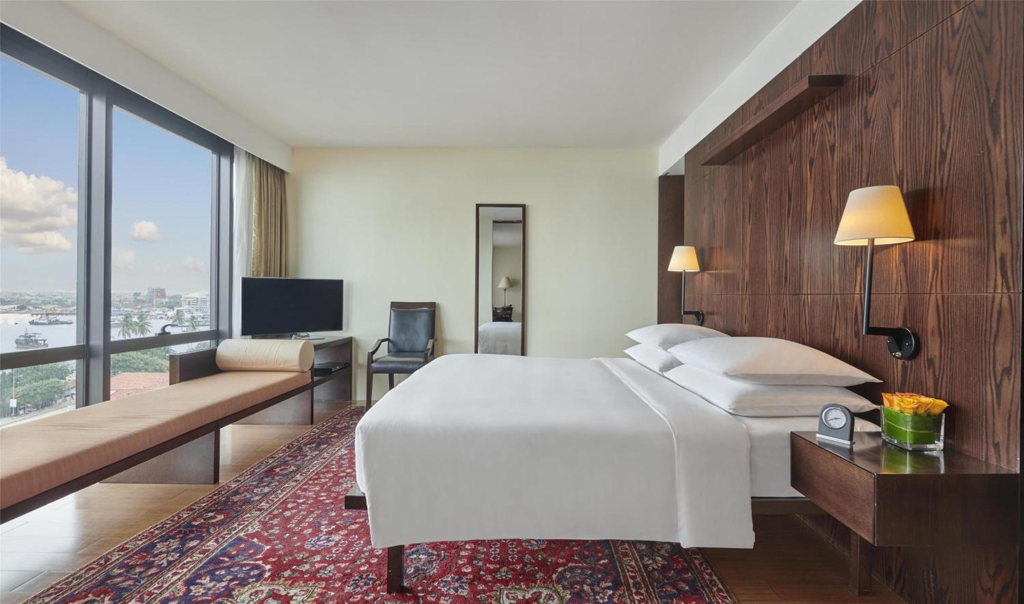 Executive Suite,1698130461:JPEG